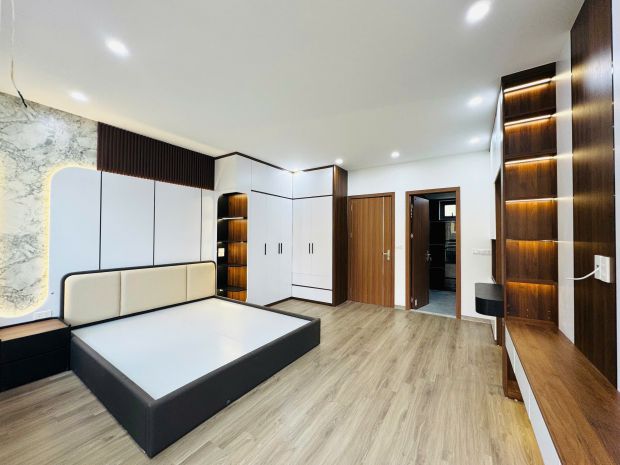 Bán nhà 5 tầng full nội thất- ô tô đỗ cửa 39m2 x 7.6 7236357