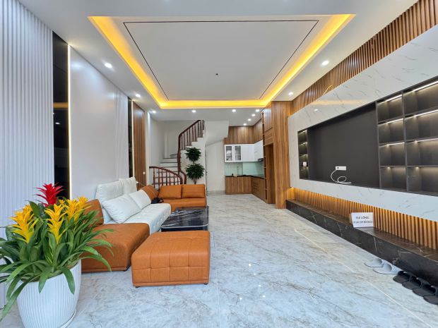 Bán nhà 5 tầng full nội thất- ô tô đỗ cửa 39m2 x 7.6 7236358