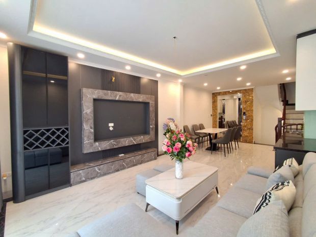 Bán nhà mới ô tô vào nhà phố nguyễn văn linh 45m2 x 6 tầng 7236433