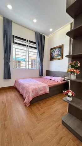 Nhà đẹp  giá tốt   chính chủ cần bán tại 8442a bùi quang 7236796