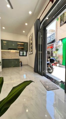 Nhà đẹp  giá tốt   chính chủ cần bán tại 8442a bùi quang 7236798