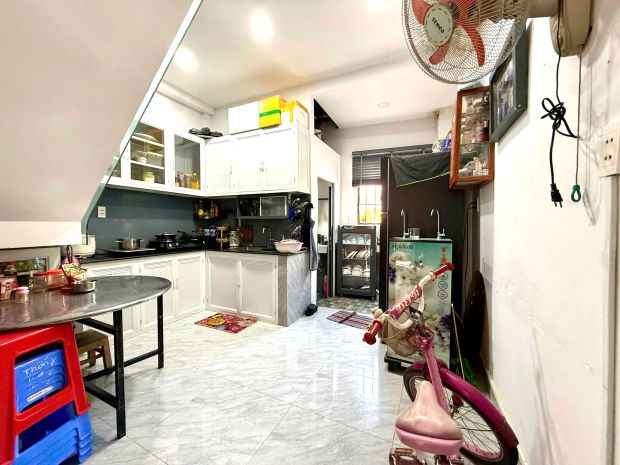 Nhà đẹp gần  chợ đầu mối  view công viên trước nhà 3pn sổ 7238419