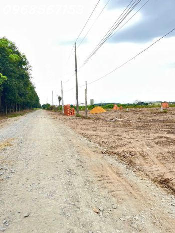 Bán khu đất 18 nền 2 mặt tiền trừ văn thố bàu bàng  phù 7240007