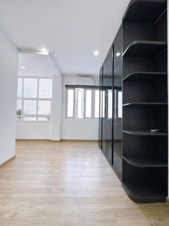 Bán nhà bình thạnh hbg 45m2 3 tầng nở hậu 8m 3 pn sát mt 7244070