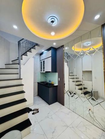 Căn góc trung tâm nhà 4 tầng, ngõ 3 gác la thành, hơn 7244354