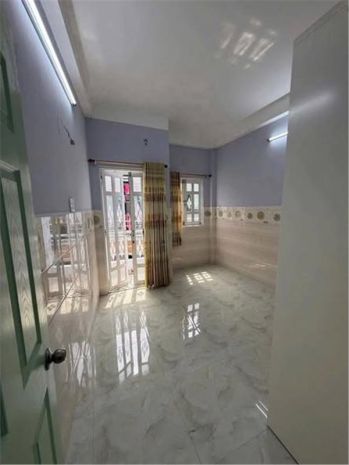 Nhà đường lạc long quân phường 3 quận 11 cũ .cách mặt tiền 7244456