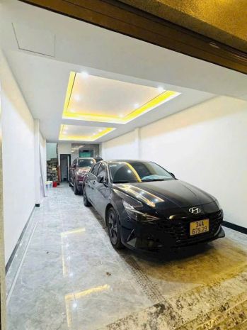 Nhà ngự tại phố trạm  dt 60m - mt 4m  7 tầng thang máy gara 7247301