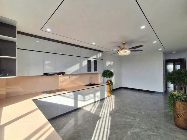 Nhà ngự tại phố trạm  dt 60m - mt 4m  7 tầng thang máy gara 7247303