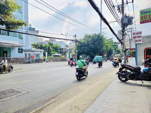 Bán nhà mặt tiền kinh doanh giáp bàu cát  3 tầng  101m2 7254886