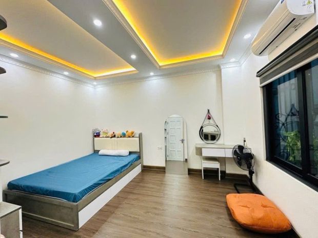 Cần bán nhà ngọc lâm 6 tang có thang máy,35m nhỉnh 9 tỷ. 7256305