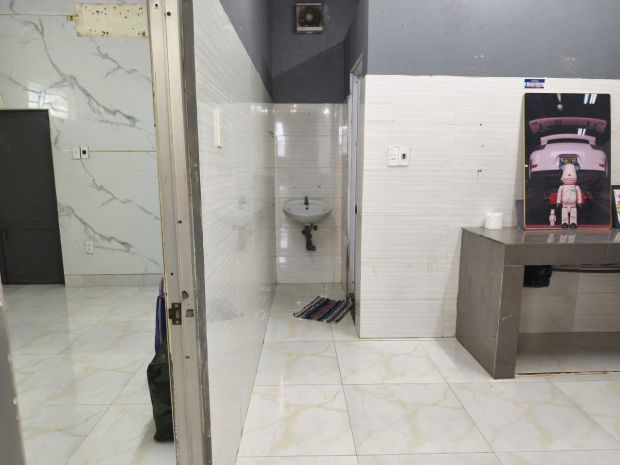 Cho thuê nhà  kiệt ô tô cạnh mt nguyễn hữu thọ, đối diện 7258359