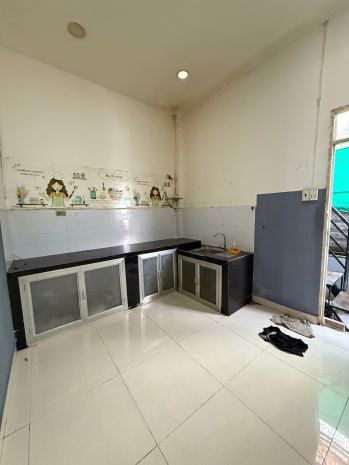 Nhà 2 tầng nở hậu hẻm xe tải c4 phạm hùng bình hưng - bình 7259768