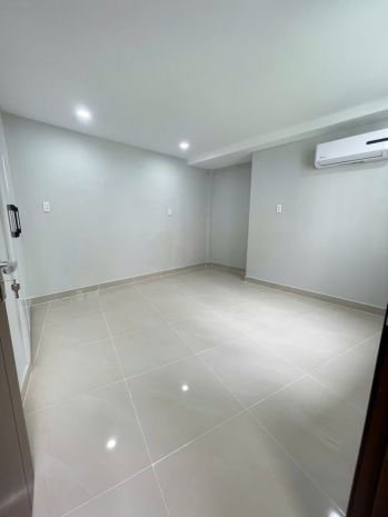 Bán nhà tân bình hxh 50m2 3 tầng ngang 4.5m 3 pn đẹp ll lạc 7260413