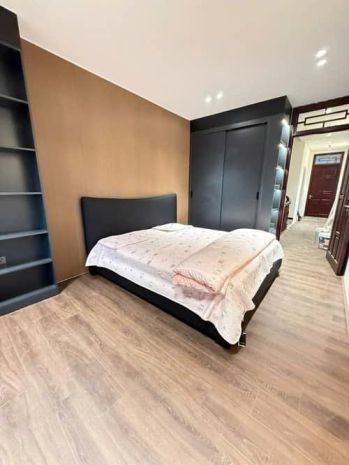 Hiếm! nhà quần ngựa 58m 6 tầng gara ô tô ở sướng giá 32 tỷ 7260519