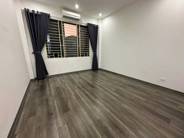 Nhà mới 6 tầng thang máy - gara ô tô - ngay ngã tư quốc bảo 7261130