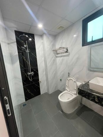 Nhà mới 6 tầng thang máy - gara ô tô - ngay ngã tư quốc bảo 7261131