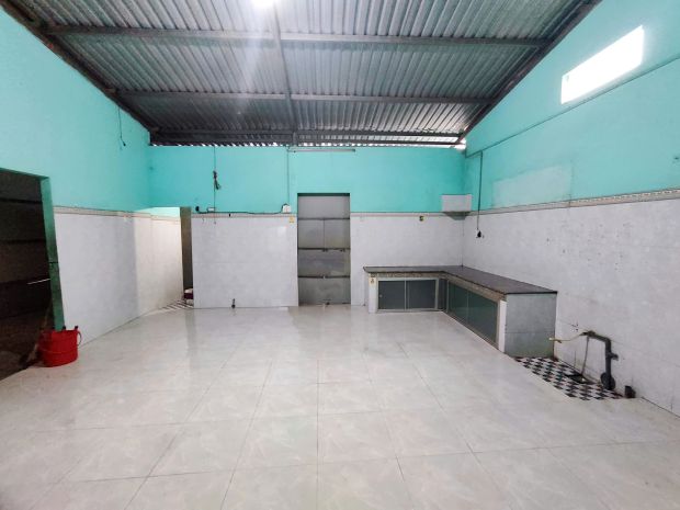 Cho thuê 250m2 nha câp 4 hem xe tai gân đh pham ngoc 7262256