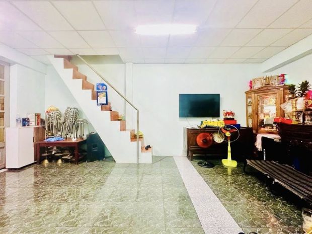 Thoại ngọc hầu  mặt tiền giá hẻm  ngang 5.3m nở hậu  2 tầng 7270768