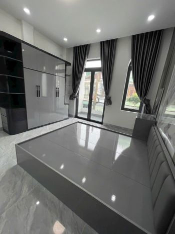 Bán nhà đẹp 2 tầng p.biên hòa,đường nhựa 2 ô tô,nội thất 7270853