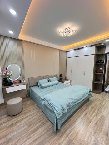 Đang tìm nhà 5 phòng ngủ trung tâm bồ đề, 1x tỷ. bạn đừng 7274430