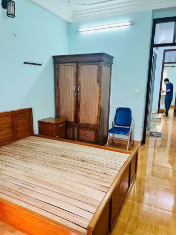 Cho thuê nhà ngõ 902 kim giang, 4.5 tầng x 36m2, 5 ngủ, 3 7277760