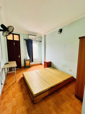 Cho thuê nhà ngõ 902 kim giang, 4.5 tầng x 36m2, 5 ngủ, 3 7277761