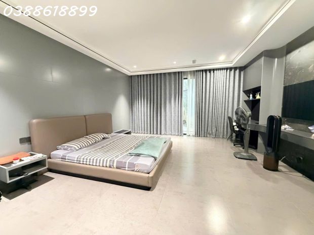 Bán nhà liễu giai 100 m x 5 tầng, mt 5,5m  thang máy  2 7279594