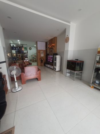 Mặt tiền đường dt 82 m2 nở hậu, q9 7285561