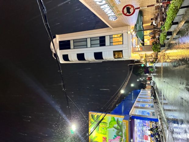 Tặng lại toàn bộ nội thất xịn xò- xe hơi ngủ trong nhà- gần 7285857