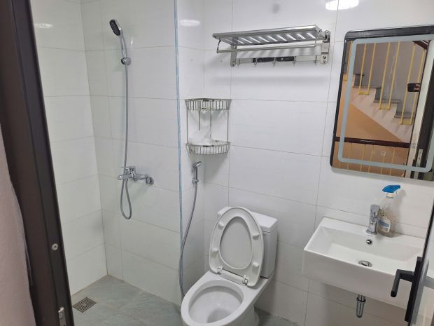 Cho thuê nguyên tầng 3, dt: 25m2, giá tốt gần bến xe giáp 7287252