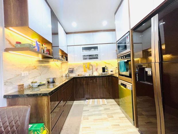 Nhà mới phố lạc long quân 45m 5t giá 17,2 tỷ nhà mới ngõ 7288693