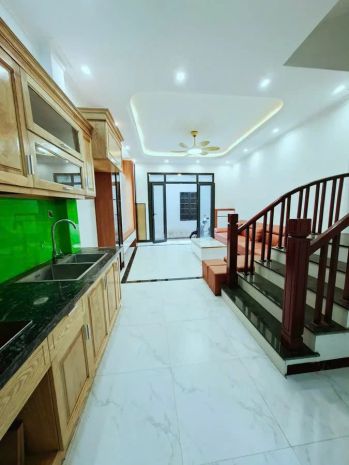 Bán nhà mới- đẹp- ô tô đỗ cổng- full nội thất phố huỳnh tấn 7289696