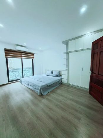 Bán nhà mới- đẹp- ô tô đỗ cổng- full nội thất phố huỳnh tấn 7289697