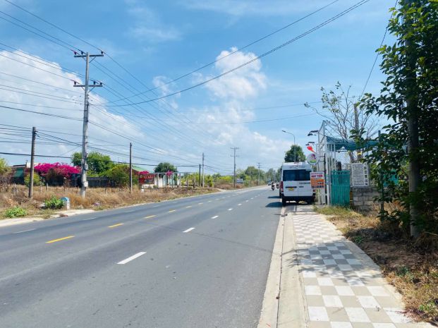 Bán 9m đất odt đường nguyên chí thanh - tân binh - lagi 7290230