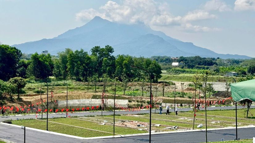 Đất ba vì view núi tản ngay sát khu du lịch hồ suối hai chỉ 7291529