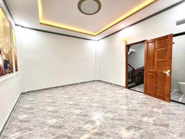 Bán nhà 2 tầng,shr đường xe hơi,2 mặt tiền hẻm,gần chợ bến 7293556