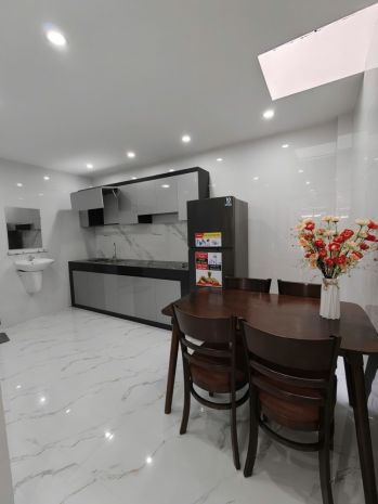 Kiêt ô tô triệu quốc đạt, 101m2, mê lửng rộng thoáng, 7293780