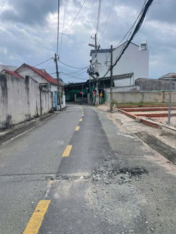 Ban đât 1300m2 gia 10 triêum2 đương nhưa 6m ba 7294349