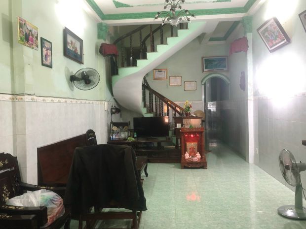 Cân ban cưc phâm 235m2 nha 2,5 tâm mt đương đinh 7297320