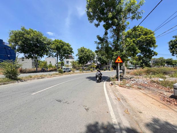 Đất lô góc 2 mặt tiền kdc châu thới  bình an, dĩ an  150m² 7297583