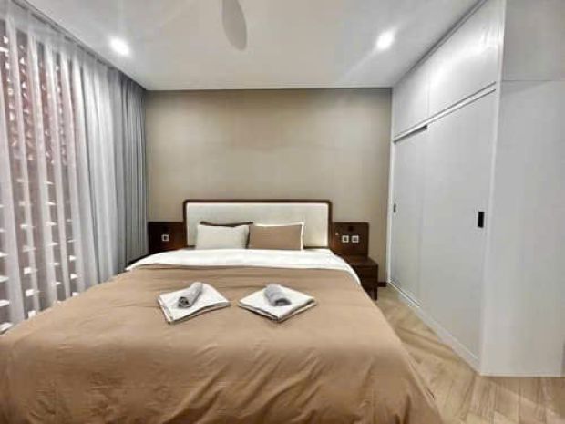 Bán nhà ngõ liễu giai 140m 9 tầng mt8m dt 380 triệu tháng 7297622