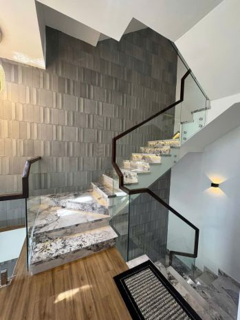 Nhà mới 3 lầu  full thiết kế bên trong  p. tân mỹ, q7 7303009