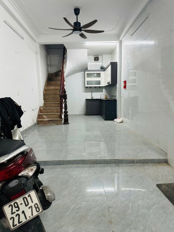 Cho thuê nhà nguyên căn 30m2 x 3,5 tầng cách mặt phố dương 7306229