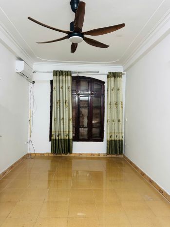 Cho thuê nhà nguyên căn 30m2 x 3,5 tầng cách mặt phố dương 7306231