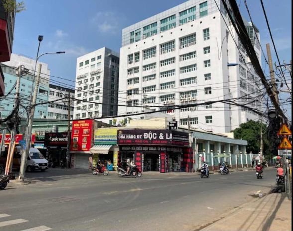 Bán chdv 6tầng thangmáy gần đhcn4  20 phòng full nt  tn 7306239