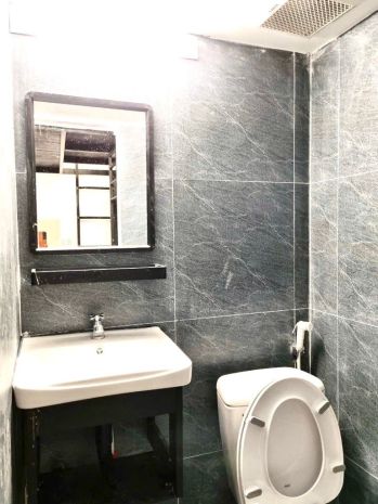 Bán chdv 6tầng thangmáy gần đhcn4  20 phòng full nt  tn 7306243