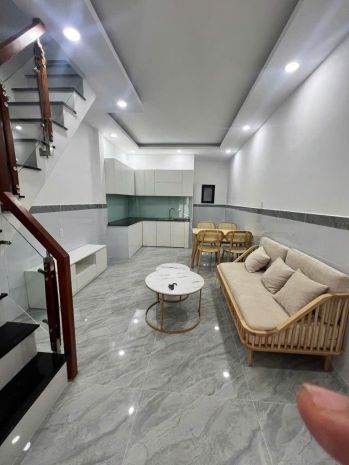 Chỉ 4 tỷ có nhà 2 tầng-2pn-2wc tại phước long b quận 9-ở 7306851