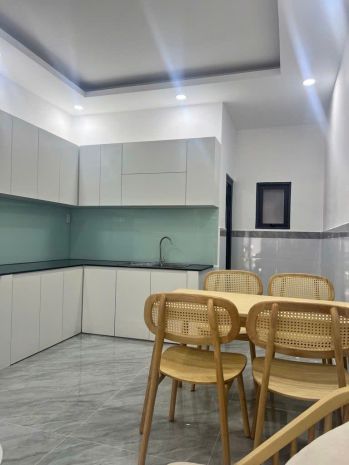 Chỉ 4 tỷ có nhà 2 tầng-2pn-2wc tại phước long b quận 9-ở 7306852