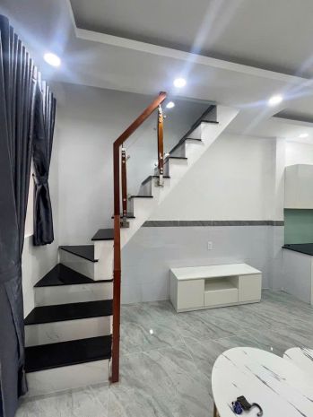 Chỉ 4 tỷ có nhà 2 tầng-2pn-2wc tại phước long b quận 9-ở 7306853