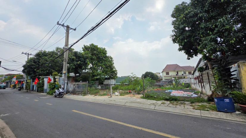 Mặt tiền tân xuân  gần lê thị hà 150m  2 lô ngang 8m 7307766